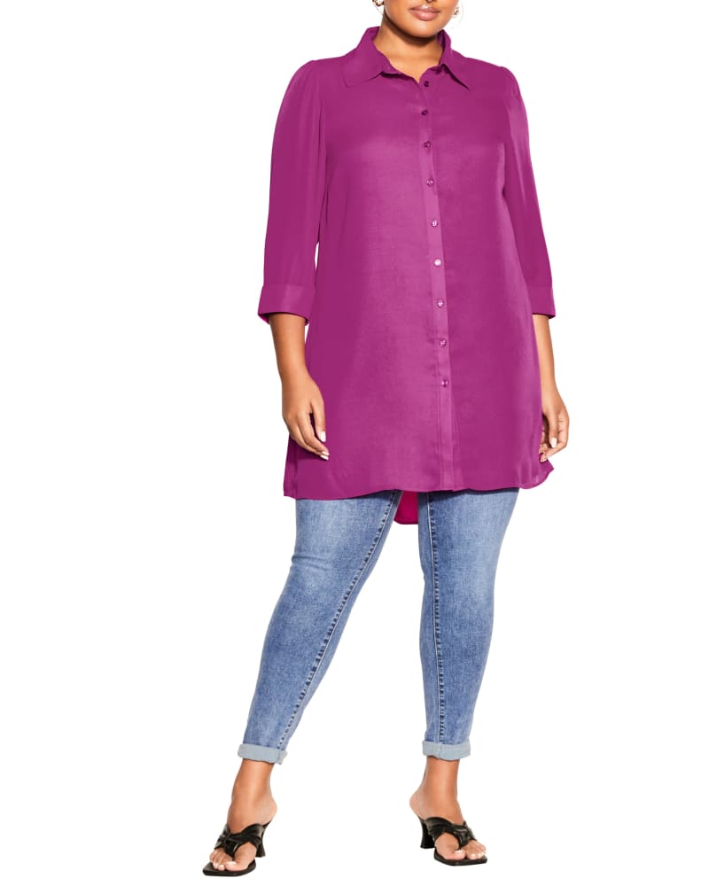 Front of a model wearing a size XS Dynamic Tunic in Magenta by City Chic. | dia_product_style_image_id:228559